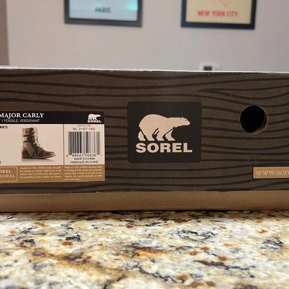 SOREL™ MAJOR CARLY • Sorel Taupe and Gray Lace-Up Boots - Picture 8 of 9